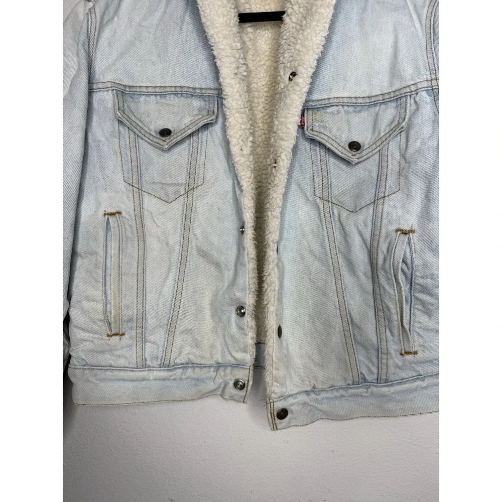 Vintage USA Levi's Light Wash Relaxed Fit Sherpa Lined Trucker Jacket Size 42R